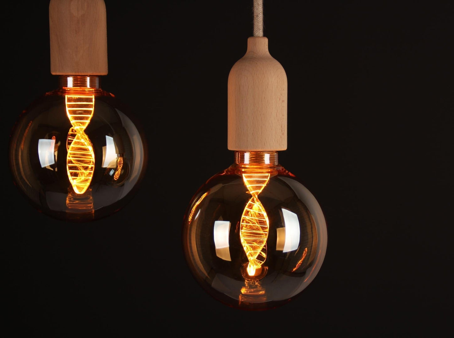 Vintlux E27 Dimmable LED Filament Lamp 4W G125 110lm 1800K Kyodai DNA Globe XL Gold - Lightspares