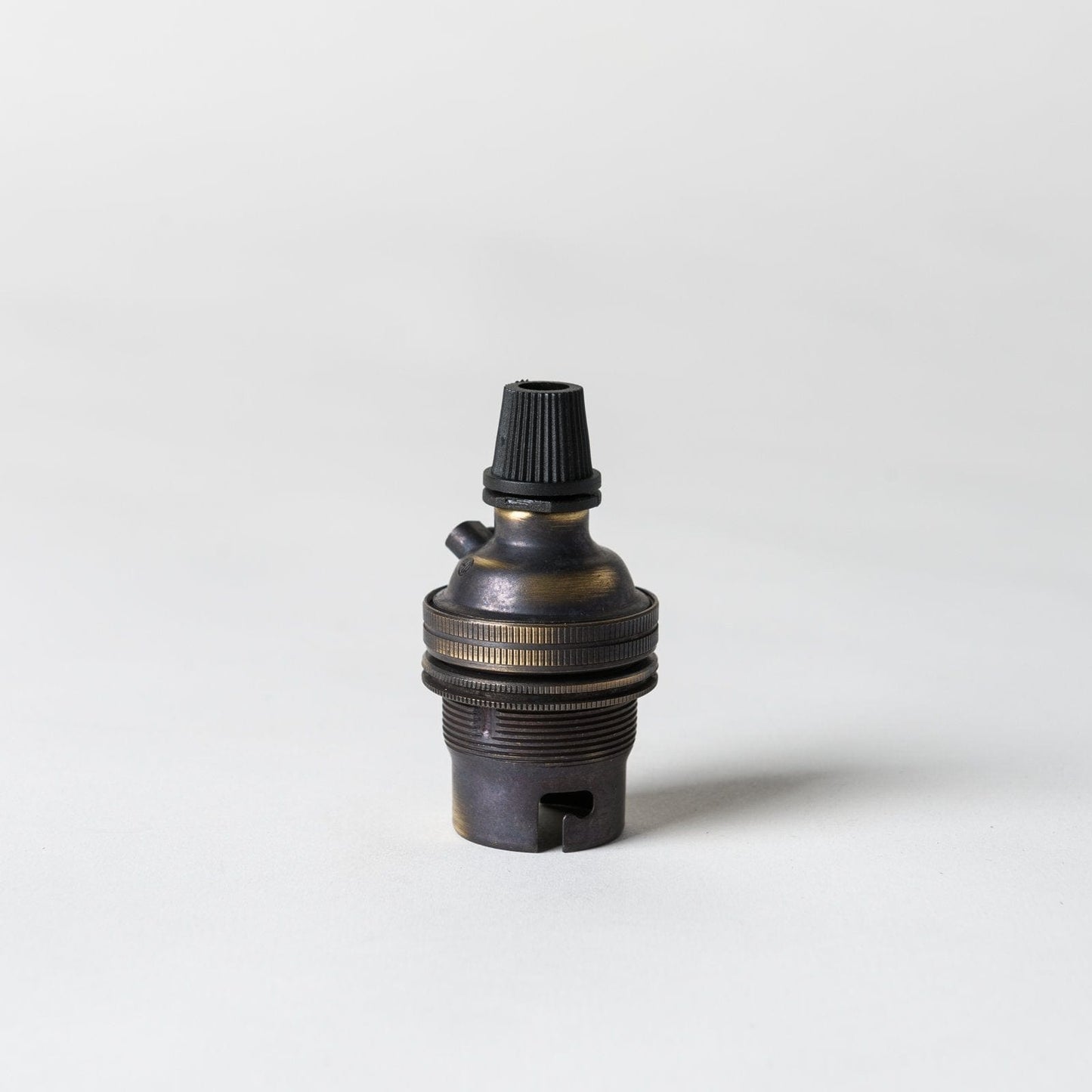 Bayonet Period Lampholder with grip - All Colours - Lightspares